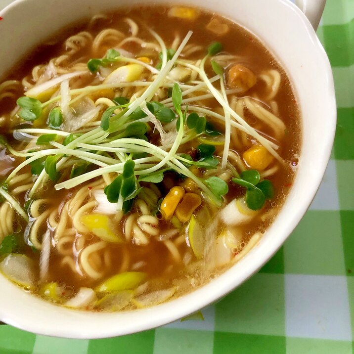 カイワレのせて味噌ラーメン☆